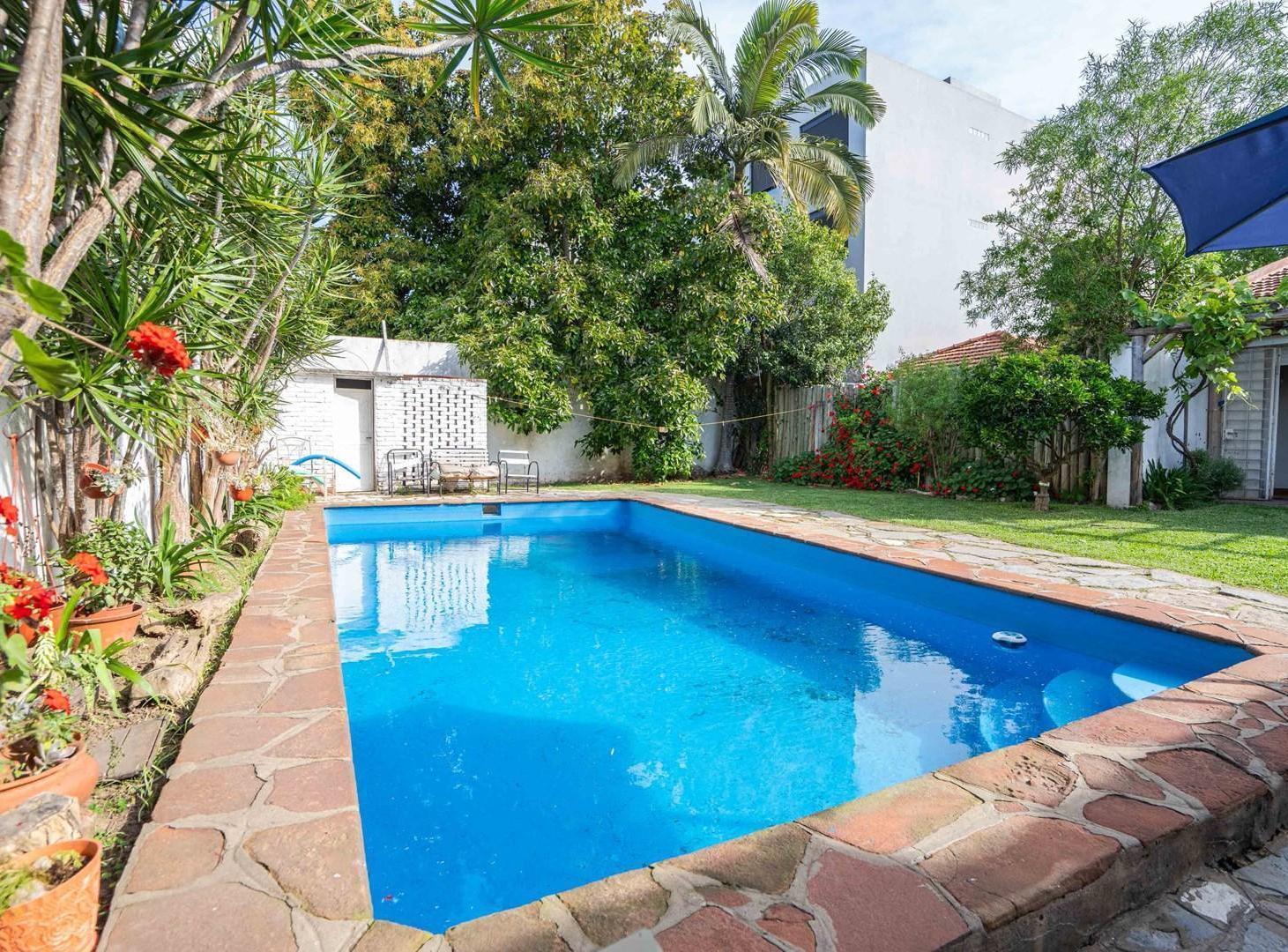 Foto de Casa Chalet en Venta 4 ambientes con jardín y pileta en San Isidro, imagen 3