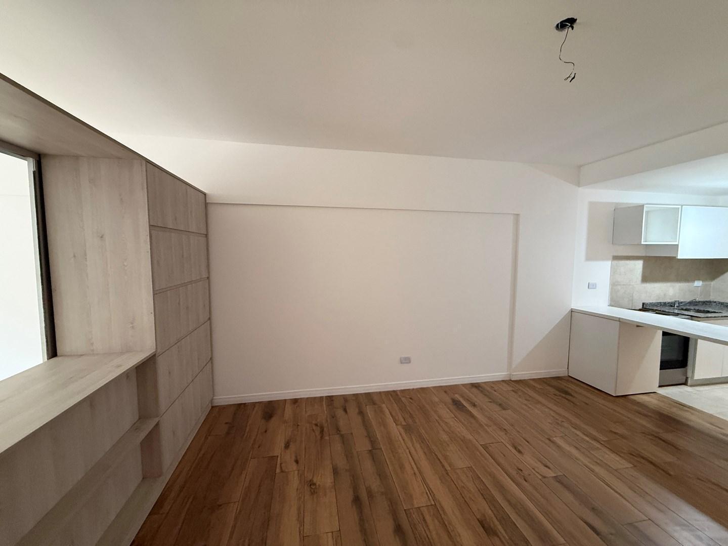 Foto de ALQUILER AMPLIO MONOAMBIENTE MODERNO EN SAN NICOLAS CON PATIO! PISO 1, imagen 2
