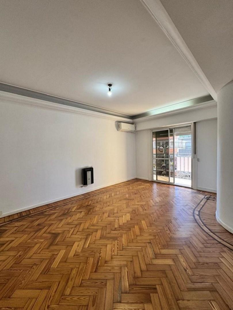 Foto de Departamento en Venta 3 ambientes con balcón en Villa Pueyrredón, imagen 1