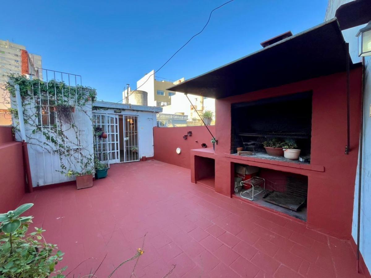 Foto de PH en Venta 4 ambientes con terraza, parrilla y quincho en Flores, imagen 1