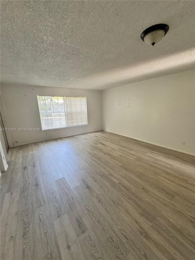 Foto de 3 ambientes de 81 m² - Lauderhill, Miami, Florida, Estados Unidos, imagen 2