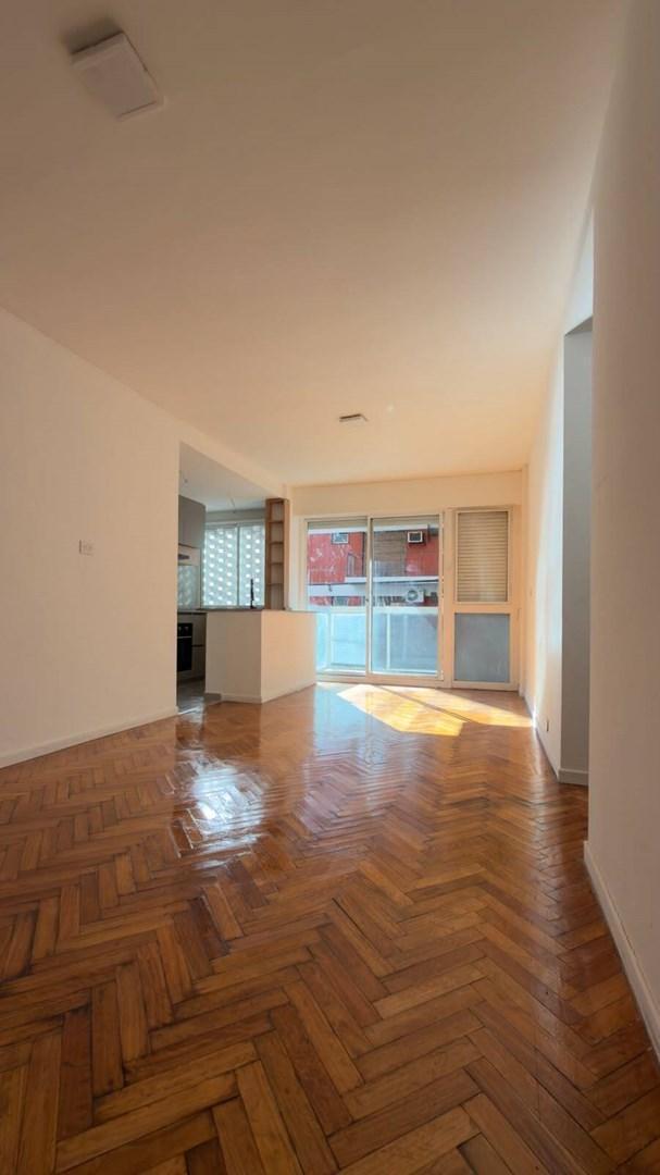 Foto de Departamento en Venta 2 ambientes con balcón refaccionado a nuevo en, imagen 2