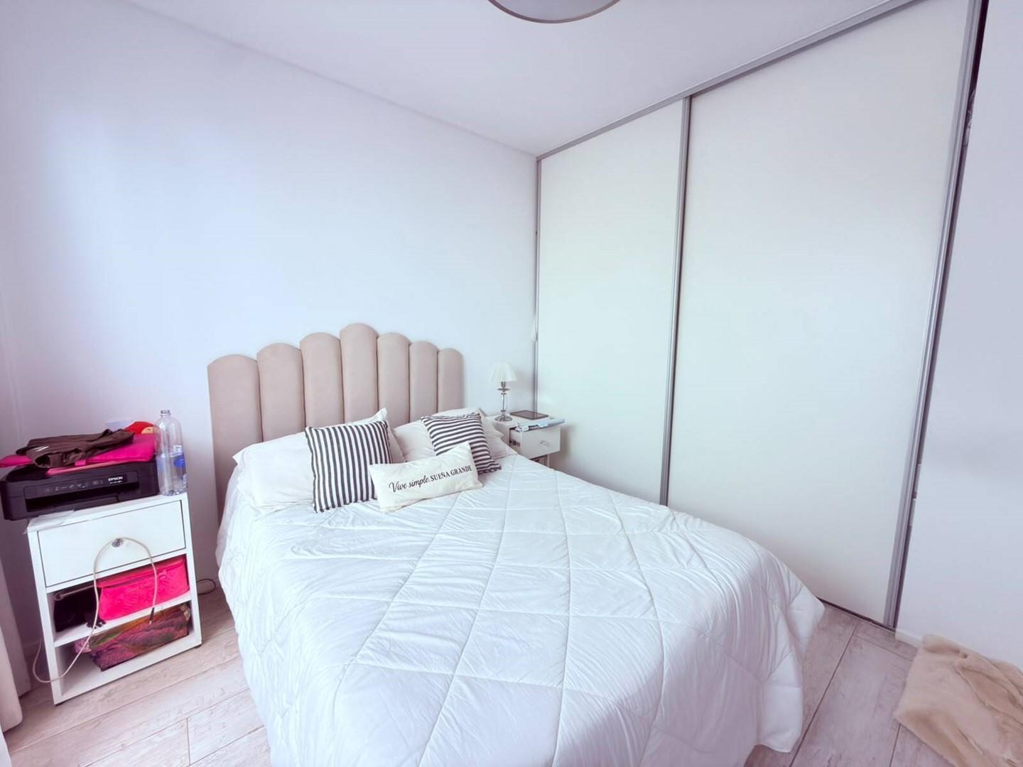 Foto de Departamento en venta de 2 ambientes de 52 m² con patio techado y, imagen 2