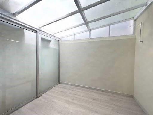 Foto de Departamento en venta de 2 ambientes de 52 m² con patio techado y, imagen 4