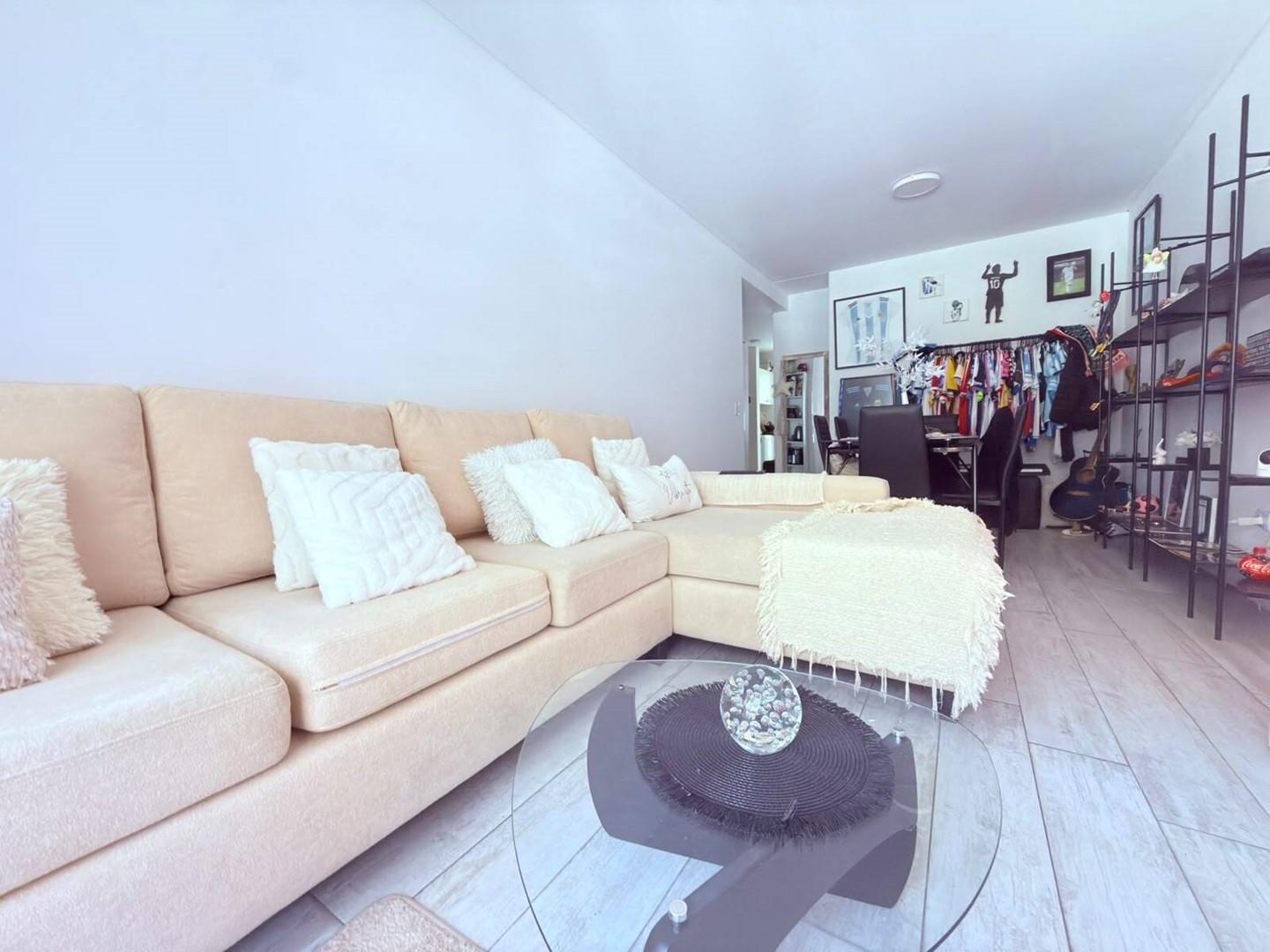 Foto de Departamento en venta de 2 ambientes de 52 m² con patio techado y, imagen 1