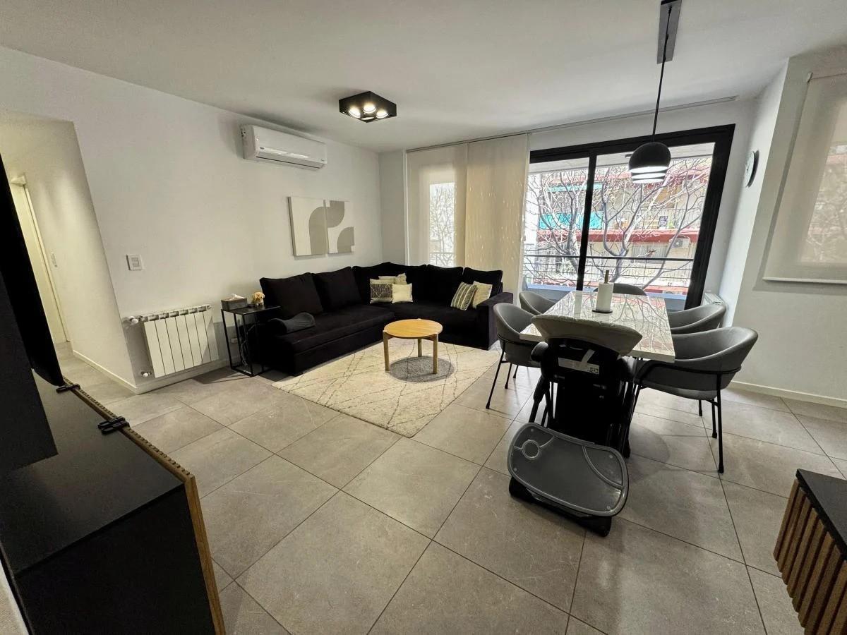 Foto de Departamento de 3 ambientes de 81 m² con balcón corrido, cochera, imagen 1