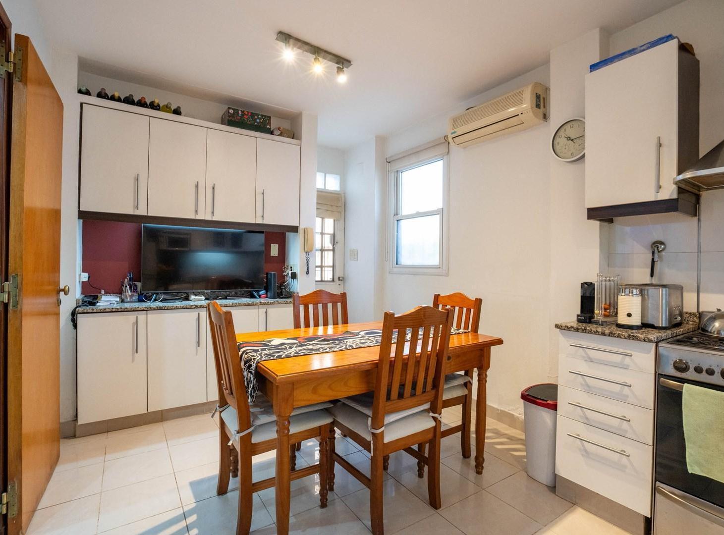 Foto de Casa Chalet en Venta 4 ambientes con jardín, parrilla y cochera en, imagen 3