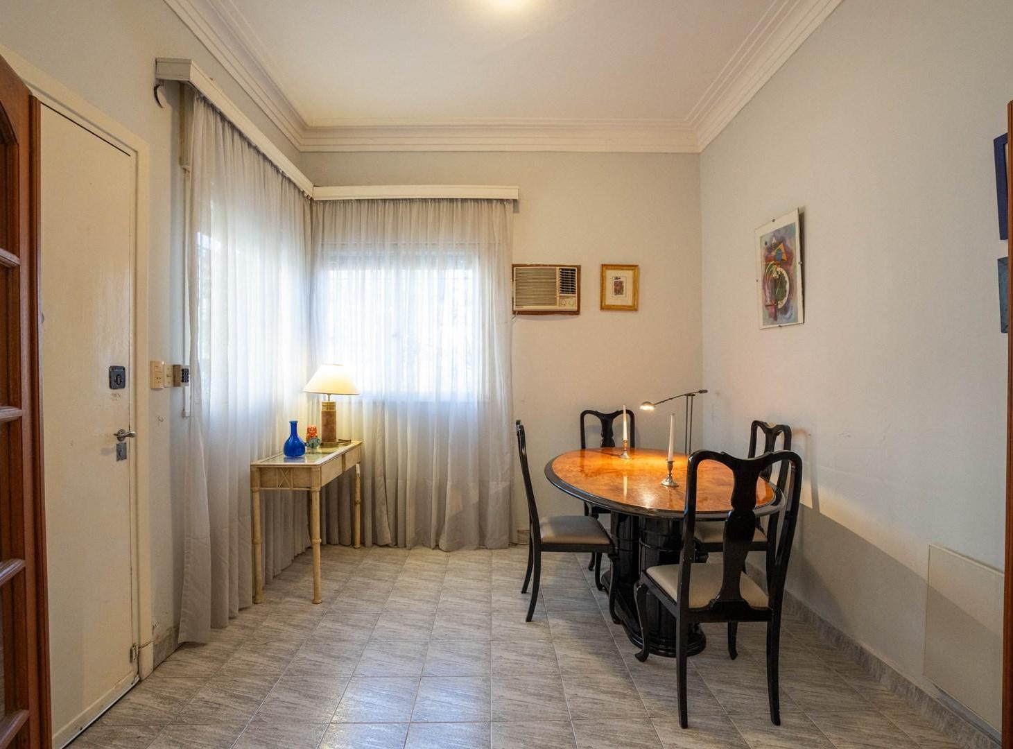 Foto de Casa Chalet en Venta 4 ambientes con jardín, parrilla y cochera en, imagen 4