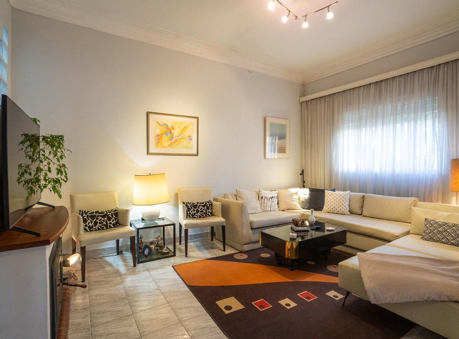 Foto de Casa Chalet en Venta 4 ambientes con jardín, parrilla y cochera en, imagen 5