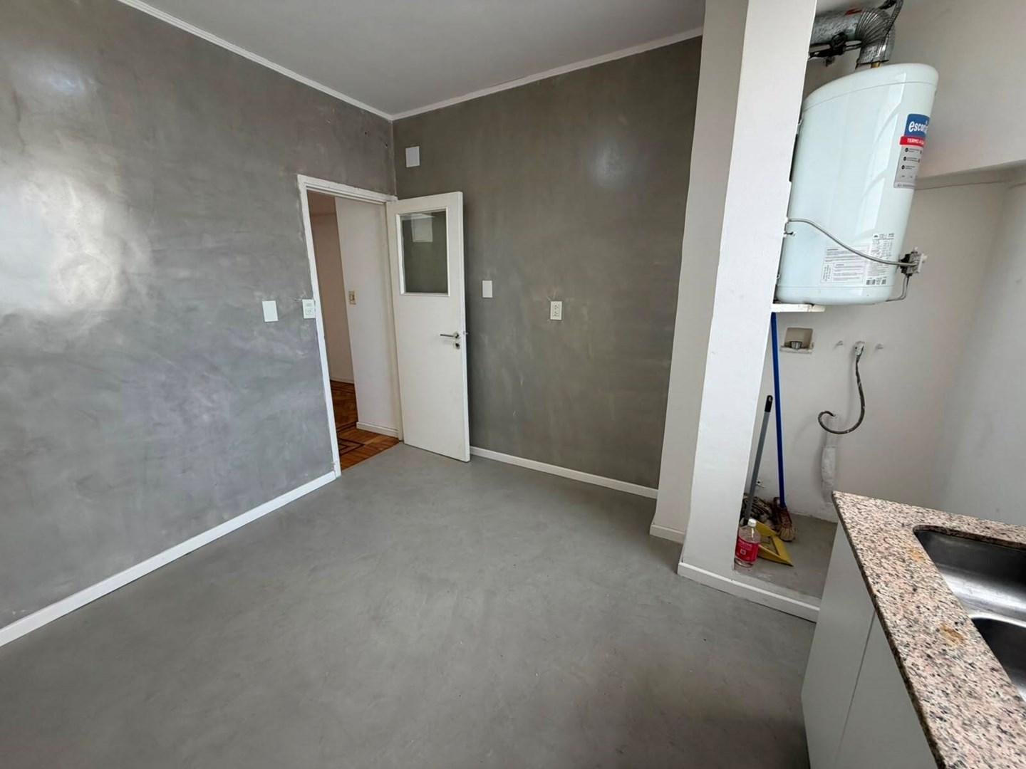 Foto de Departamento en Venta 3 ambientes con balcón en Villa Pueyrredón, imagen 2