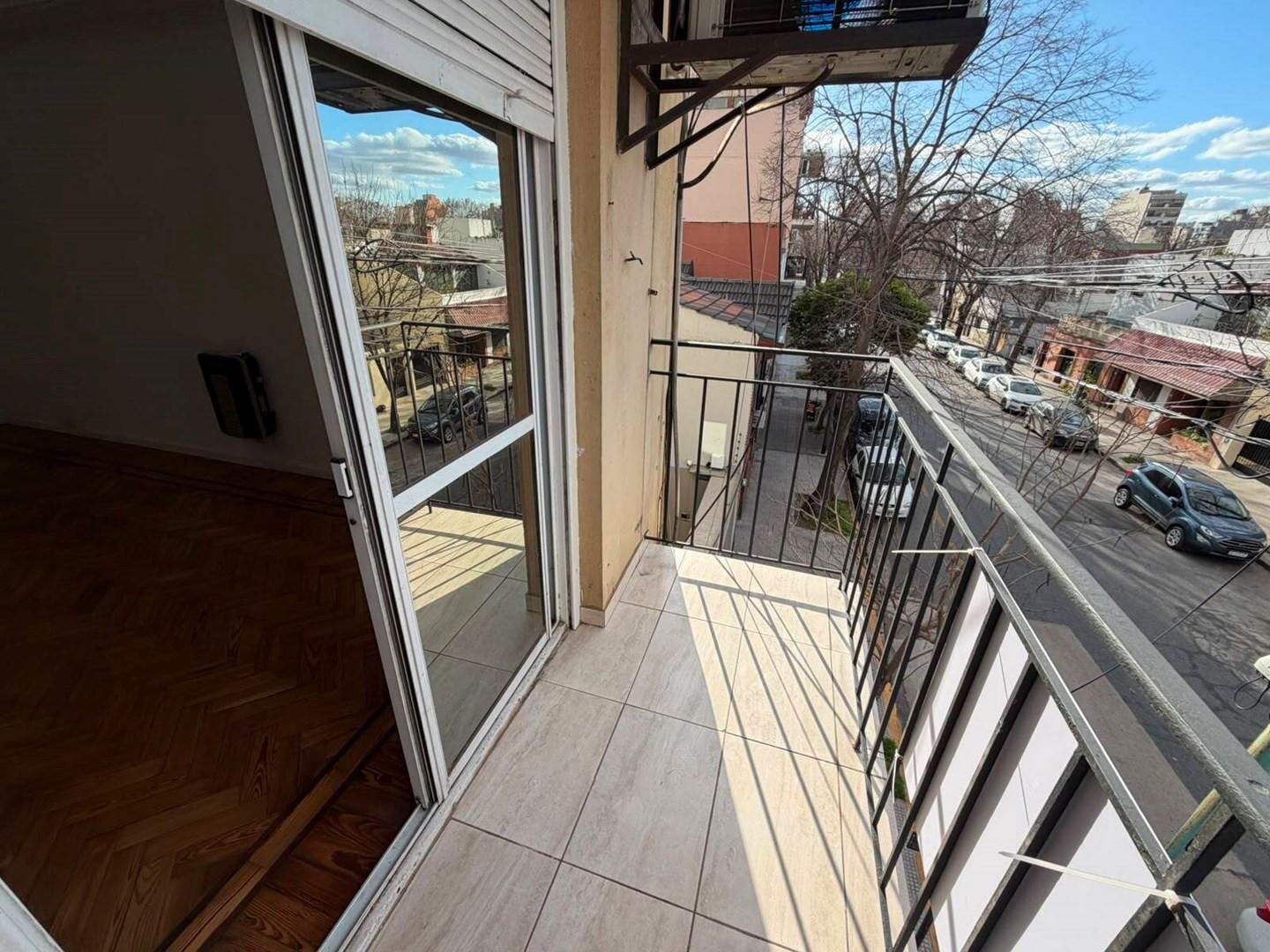 Foto de Departamento en Venta 3 ambientes con balcón en Villa Pueyrredón, imagen 4