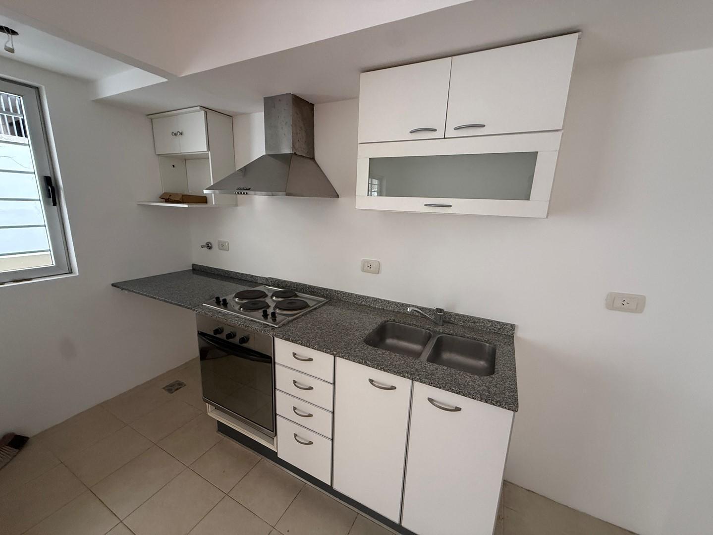 Foto de ALQUILER DEPARTAMENTO 2 AMBIENTES EN ACASSUSO, SAN ISIDRO, CON COCHERA, imagen 3