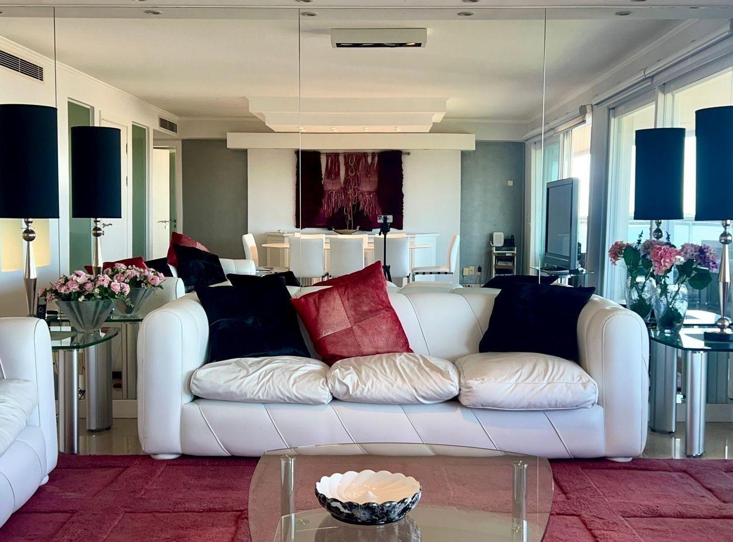 Foto de Departamento en Venta en Playa Mansa, Punta del Este, Punta del Este /, imagen 1