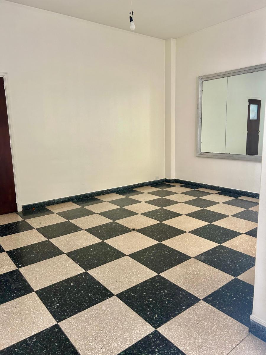 Piso de Categoria. Gran Patio. Muy Luminoso. Entre Rios Al 800.congreso. 1