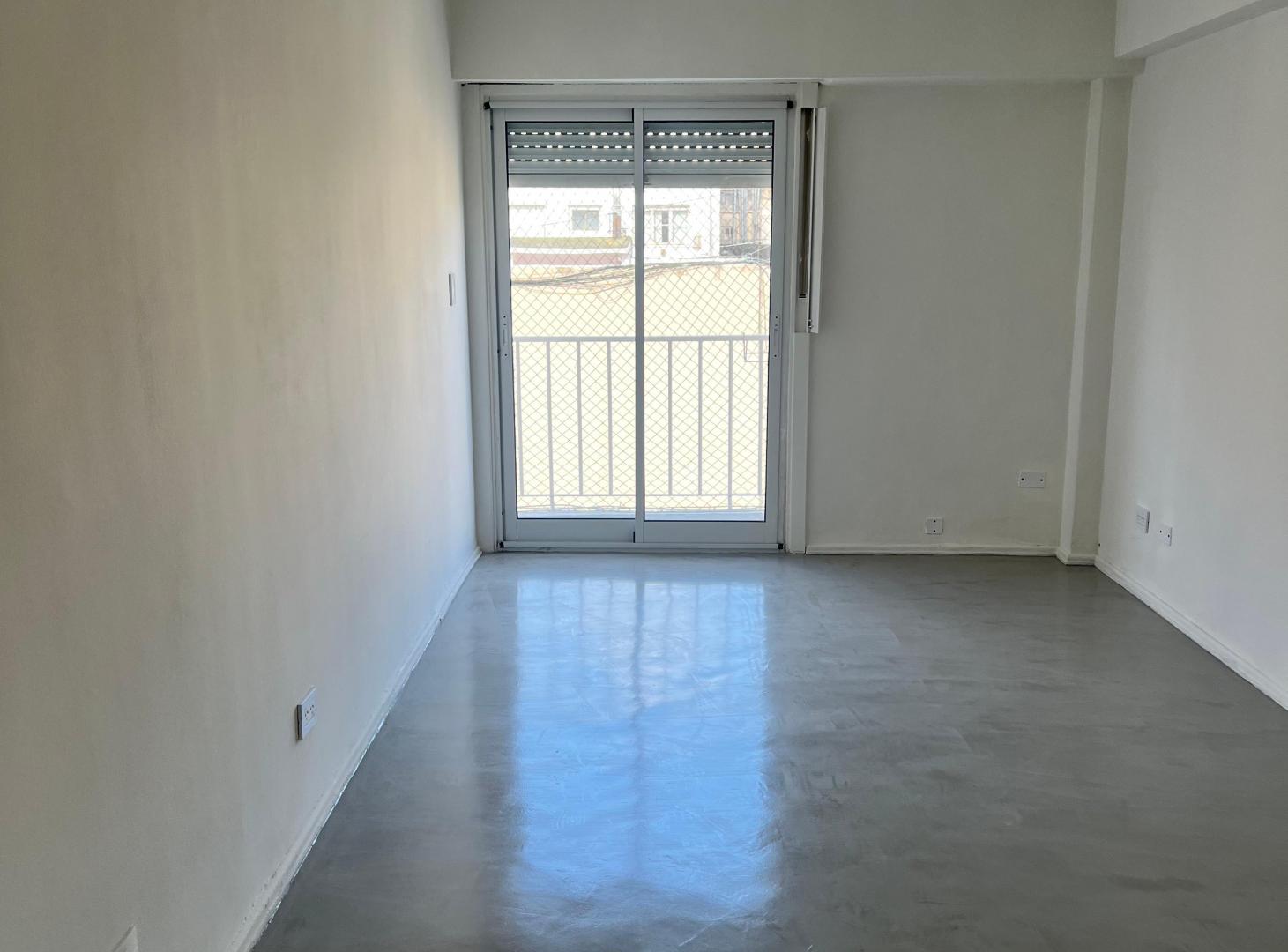 Foto de 2 ambientes remodelado a nuevo - muy luminoso - Recoleta., imagen 1