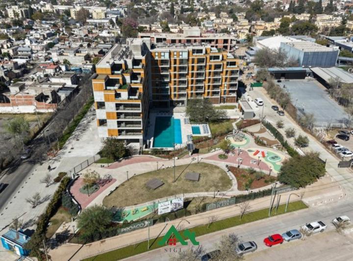 Departamento de 1 dormitorio con balcón y financiación en Opera Plaza, Cruz Roja 1