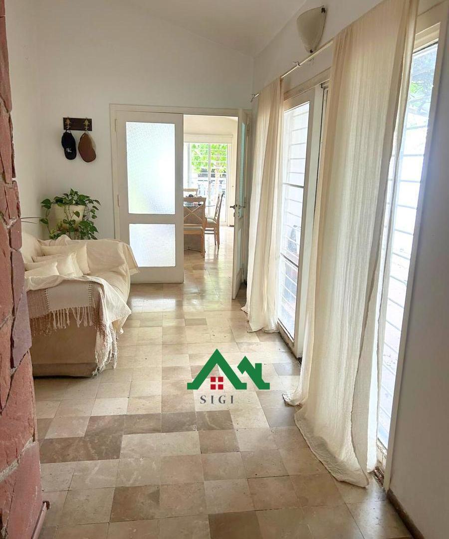 Foto de Casa en alquiler en Cerro de las Rosas – Ideal oficina comercial con, imagen 3