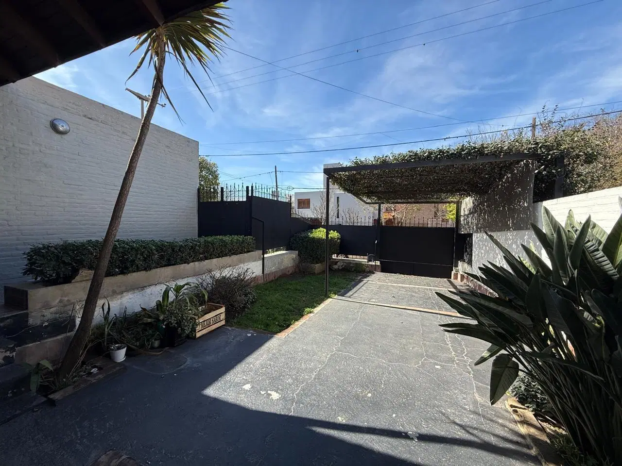 Casa en venta en Urca – 3 Dormitorios, Pileta y Triple Cochera 5