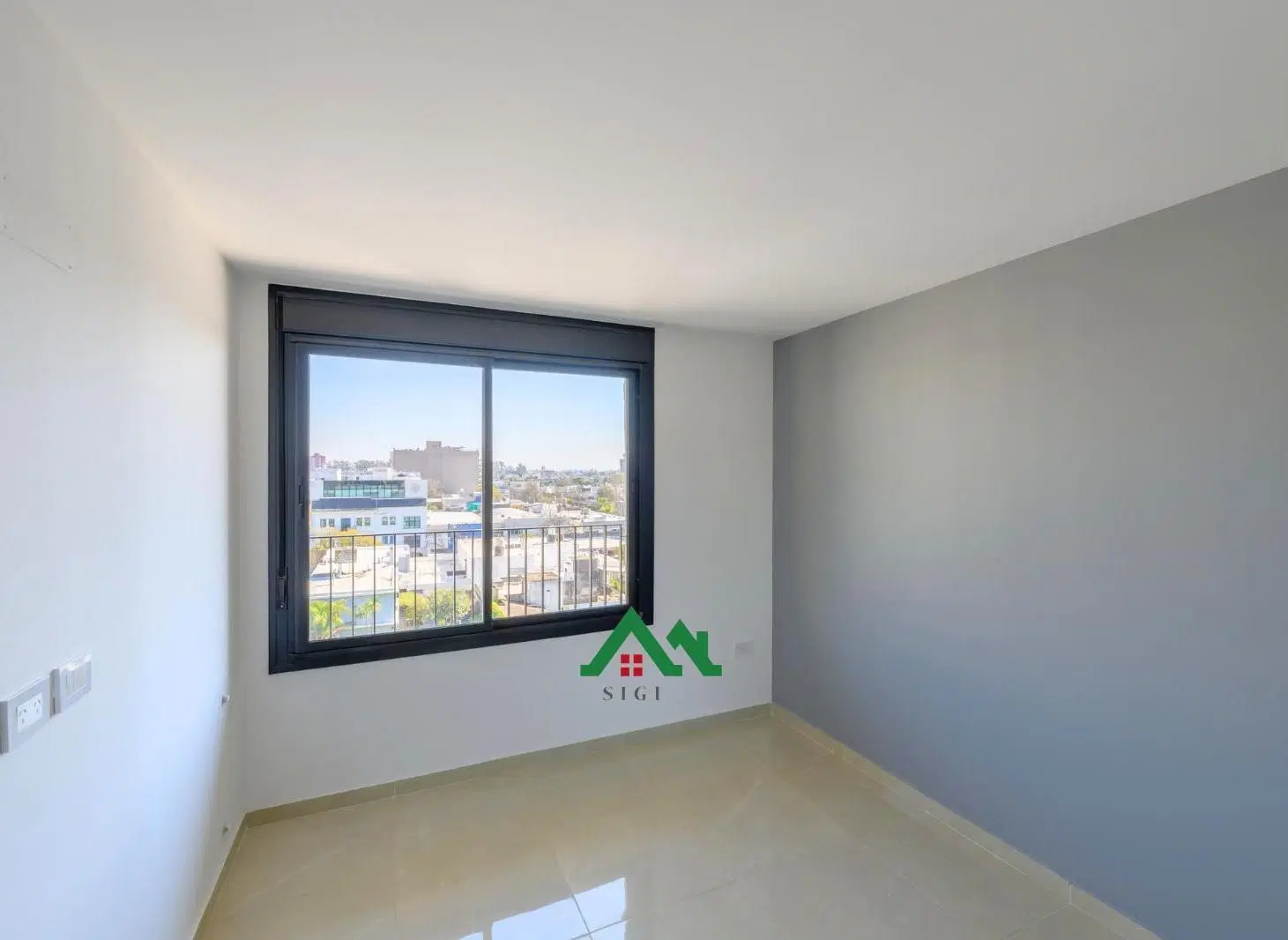 Departamento en venta de 2 dormitorios semipiso con balcon en el centro de Villa Maria 4