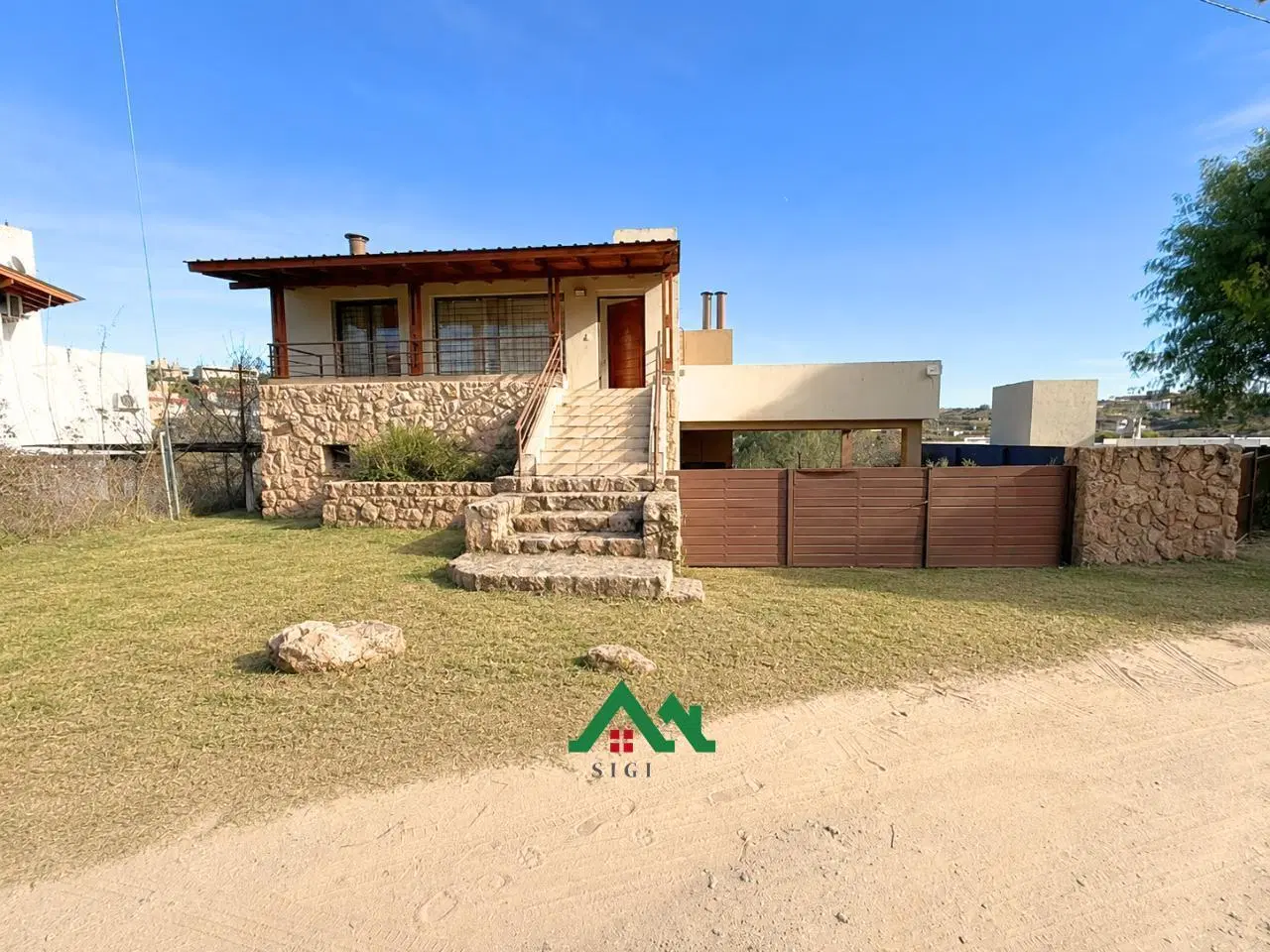 Casa en venta en Villa Carlos Paz, 3 dormitorios, pileta y vista a las sierras 5
