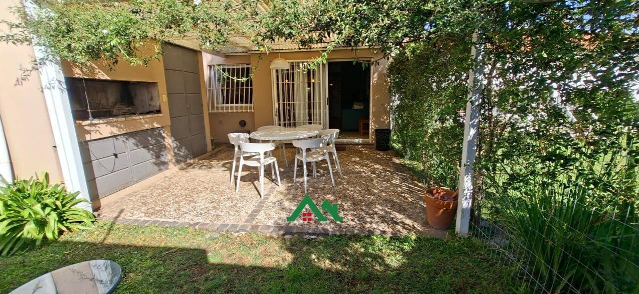 Foto de Casa en venta de 3 dormitorios en barrio Alejandro Centeno APTA CREDITO, imagen 4