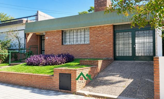 Foto de Casa en venta de 4 Dormitorios Depto en Altos de Villa Cabrera, imagen 3
