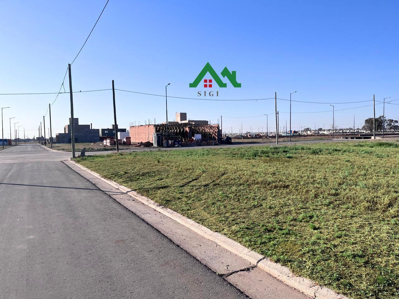 Foto de Terreno central residencial en venta en Pampas de Manantiales con, imagen 1