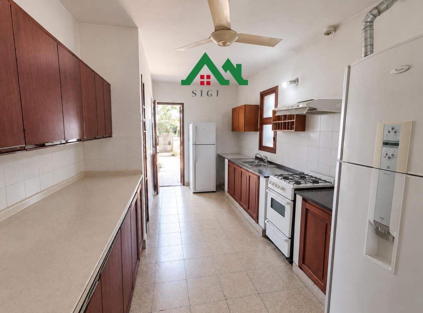 Foto de Casa en venta de 4 dormitorios con patio y asador en Urca, imagen 4