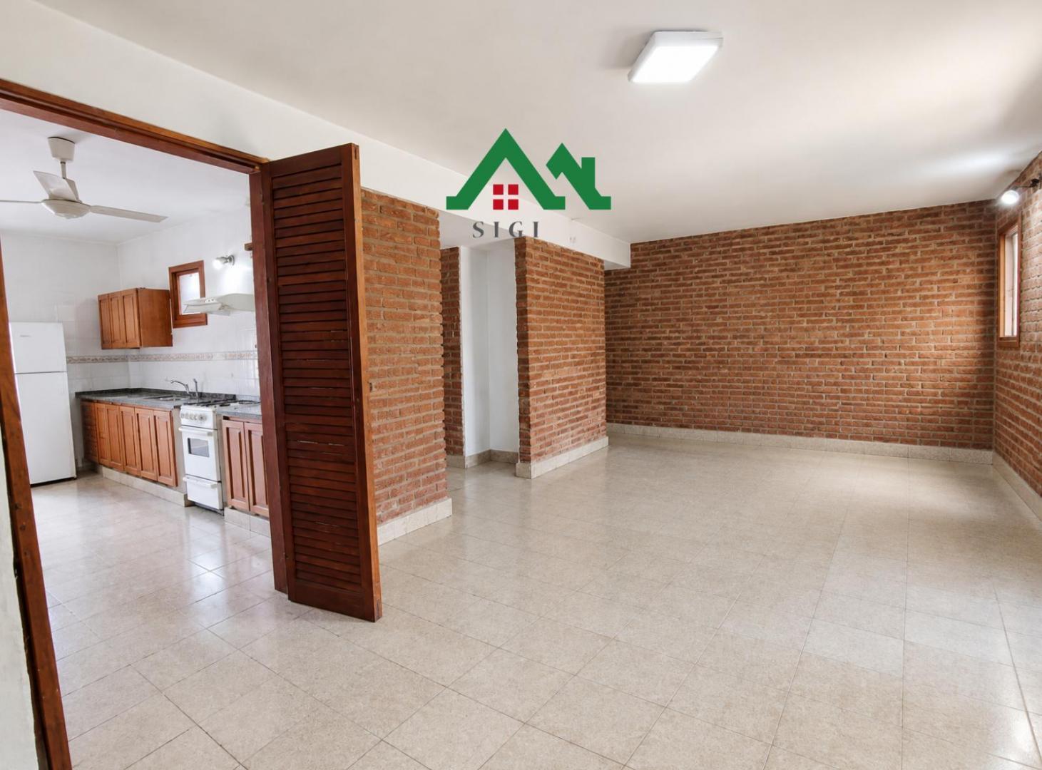 Foto de Casa en venta de 4 dormitorios con patio y asador en Urca, imagen 3