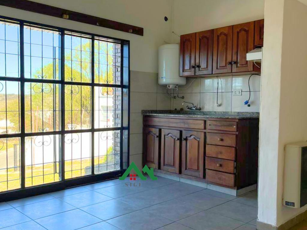 Foto de Casa en venta de 2 dormitorios en Villa Carlos Paz con pileta y vista a, imagen 1