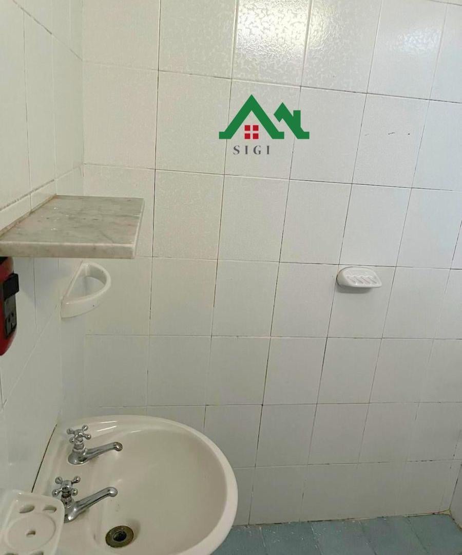 Foto de Casa en venta de 2 dormitorios en Villa Carlos Paz con pileta y vista a, imagen 2