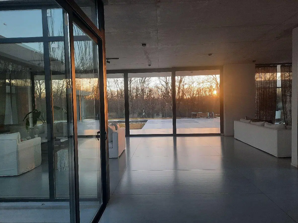 Excelente casa de diseño en Estancias Golf, Estancias del Pilar. 4