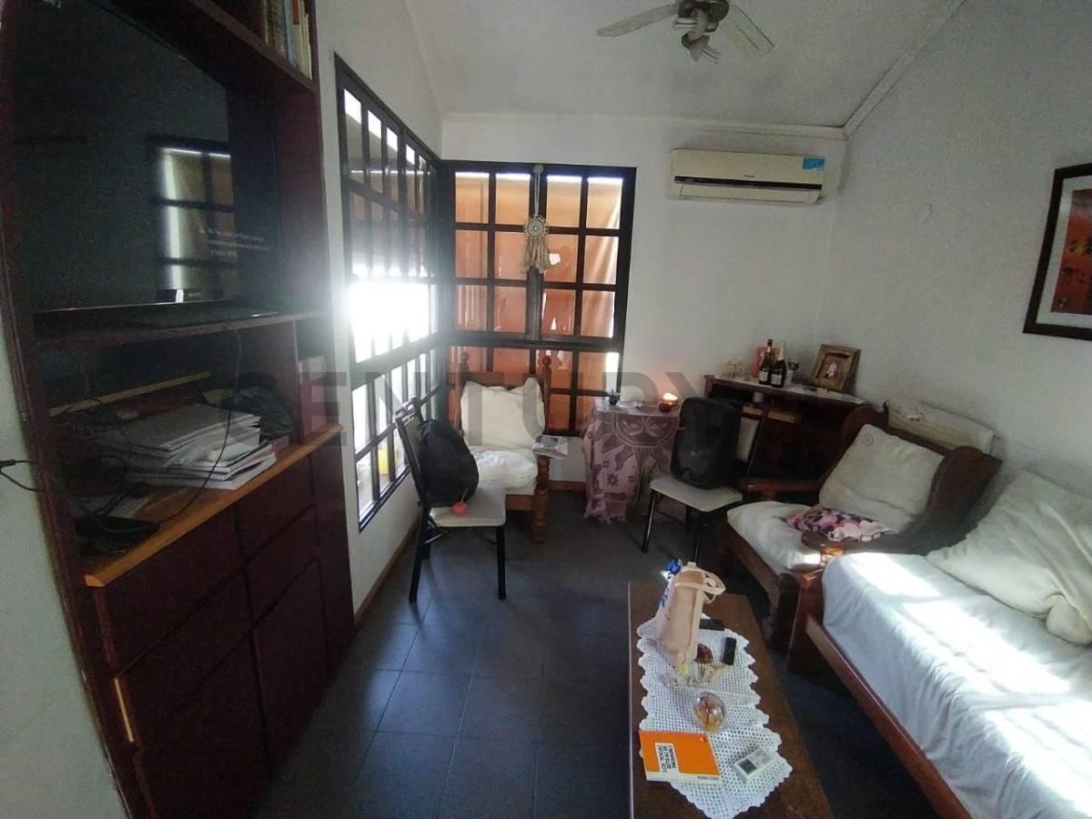 Se Vende Casa de 3 Dorm. y Todos Los Servicios en Barrio 9 de Julio 2