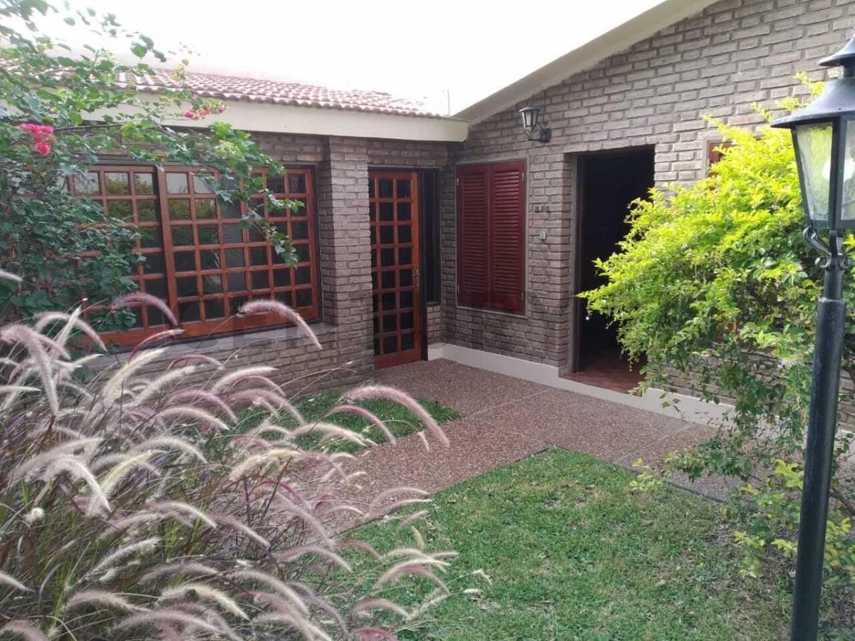 Casa a La Venta en Rafaela, Barrio Juan de Garay 4