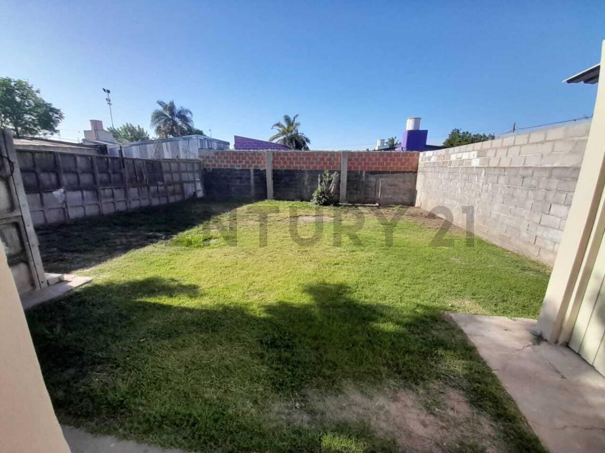 Hermosa Propiedad con 3 Dorm., Patio y Local Comercial 4