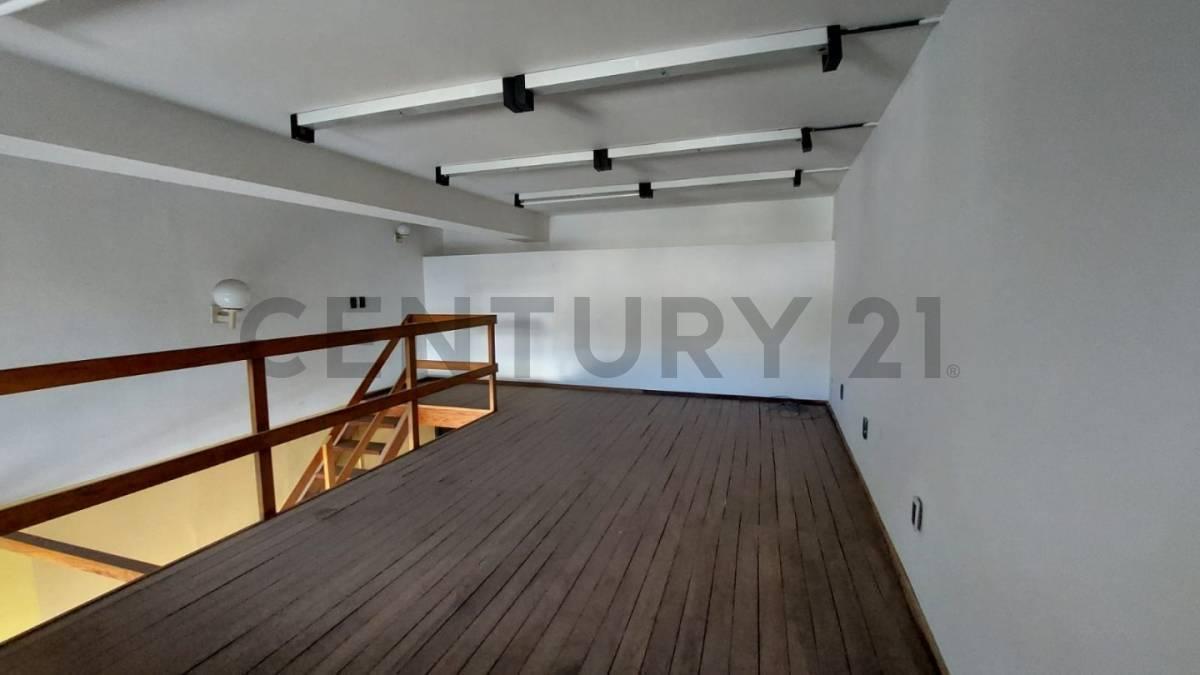 Casa y Locales en Venta en Rafaela, Céntrico 3