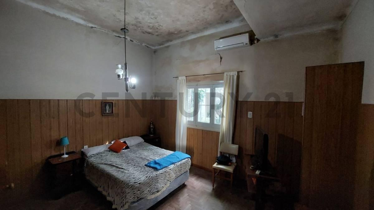 Casa y Locales en Venta en Rafaela, Céntrico 5
