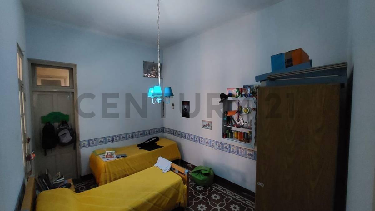 Casa y Locales en Venta en Rafaela, Céntrico 2