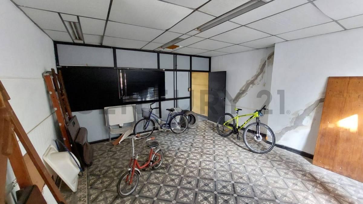 Casa y Locales en Venta en Rafaela, Céntrico 5