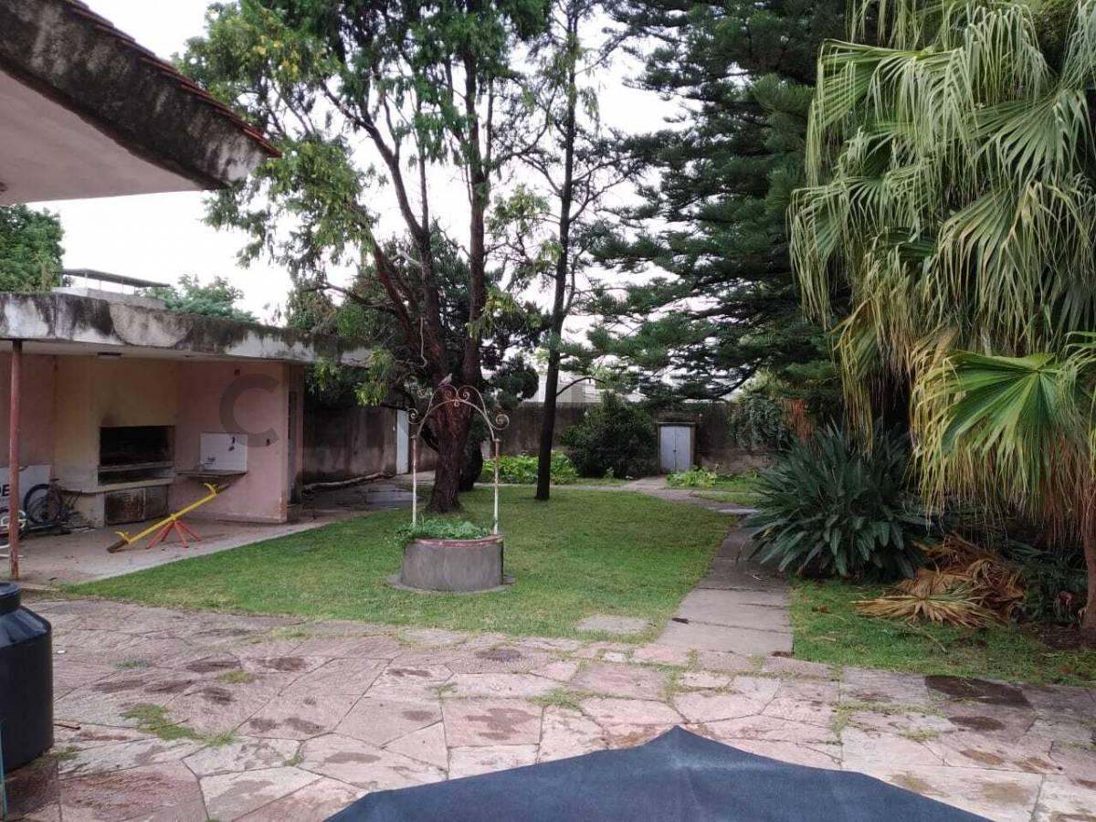 Exclusiva Casa de Calidad en Barrio Sarmiento 2