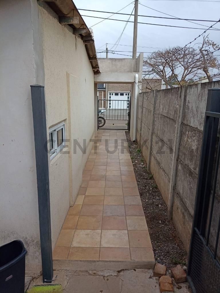 Se Vende Villa Rosas con 2 Viviendas Rafaela 2