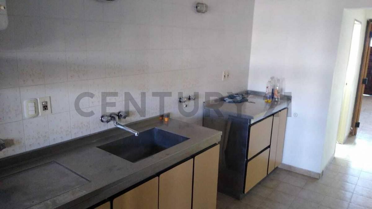 Excelente Propiedad a Pocas Cuadras del Centro Se Vende! 3