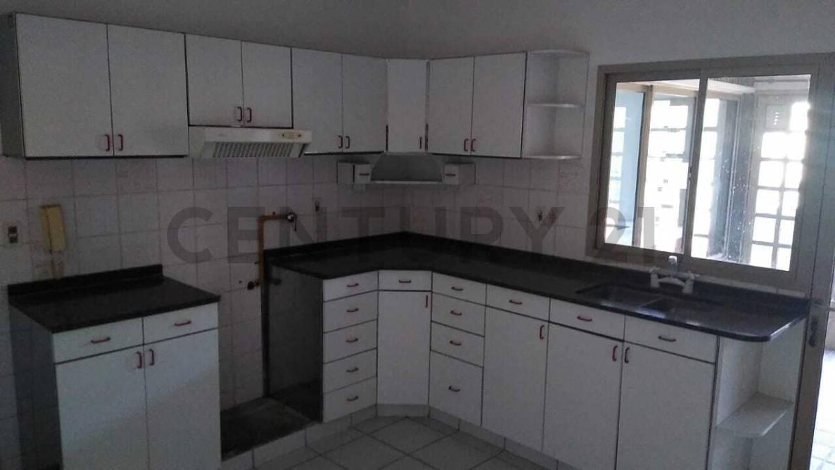 Excelente Propiedad a Pocas Cuadras del Centro Se Vende! 2