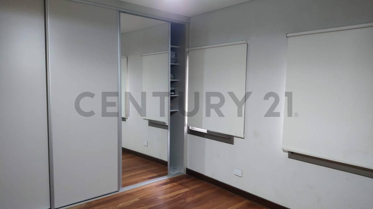 Moderna Casa en Venta de 4 Dorm. en Rafaela 3
