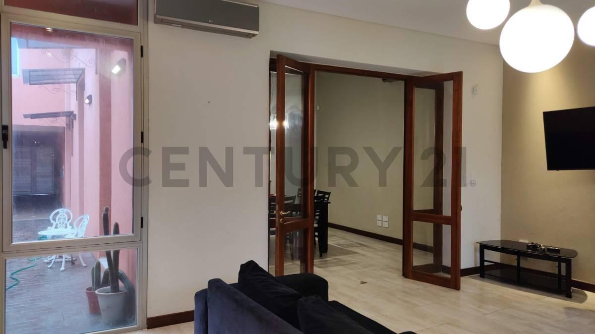Moderna Casa en Venta de 4 Dorm. en Rafaela 2