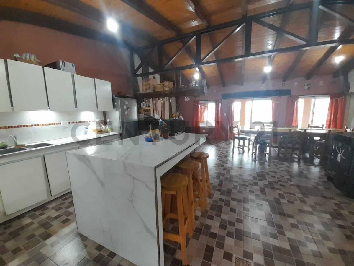 Se Vende Casa de 2 Plantas en Rafaela, Barrio Ilolay 5
