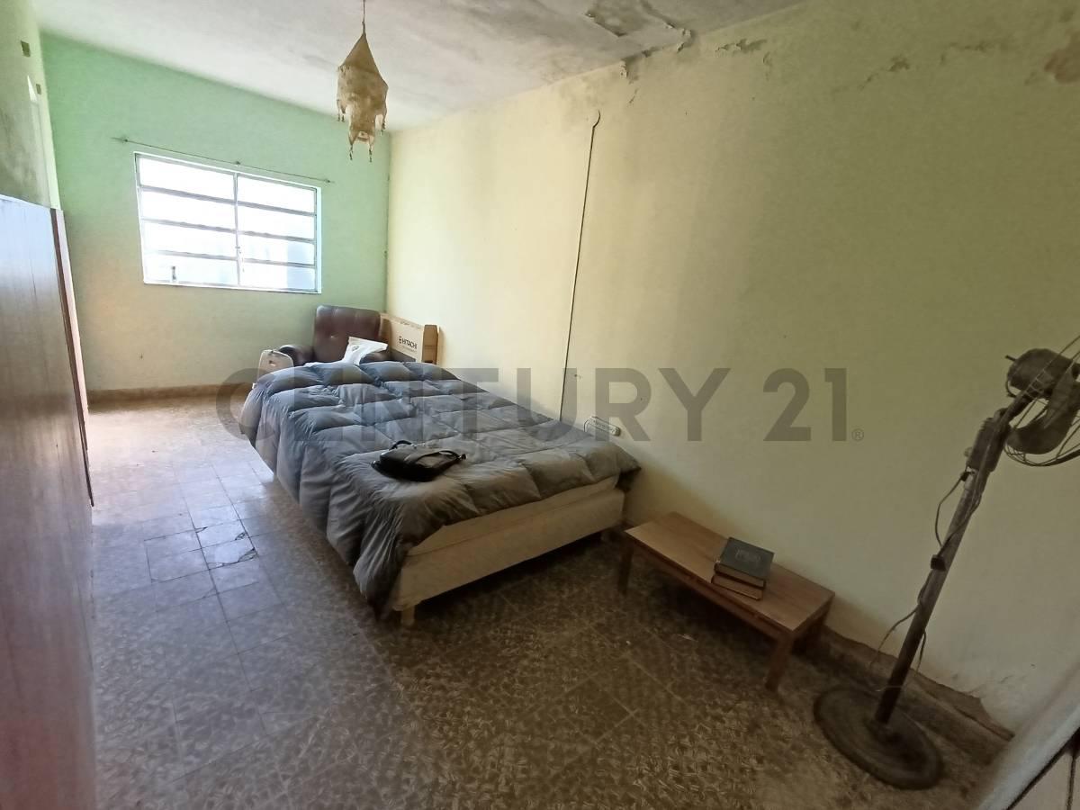 Se Vende Casa a Reciclar en Av 3