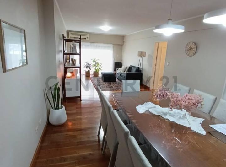 SE VENDE EXCELENTE PISO EN MICROCENTRO RAFAELA 4