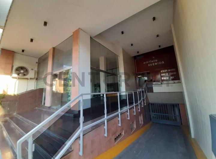 SE VENDE EXCELENTE PISO EN MICROCENTRO RAFAELA 5