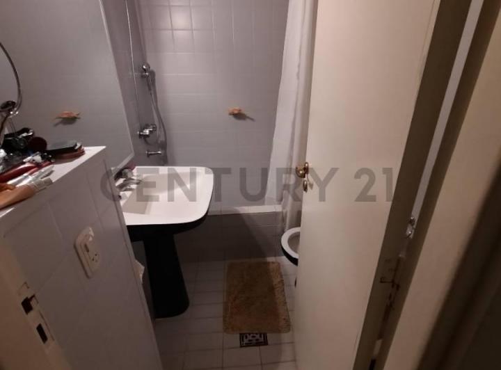 SE VENDE CASA CÉNTRICA CON TODOS LOS SERVICIOS Y PILETA EN RAFAELA 5